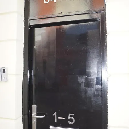 Spacious Central Duplex Apartment With 2 Bathrooms With Free Wi-Fi, Parking And Keyless Access, Sleeps Up To 9 - Perfect For Groups Birmingham Esterno foto