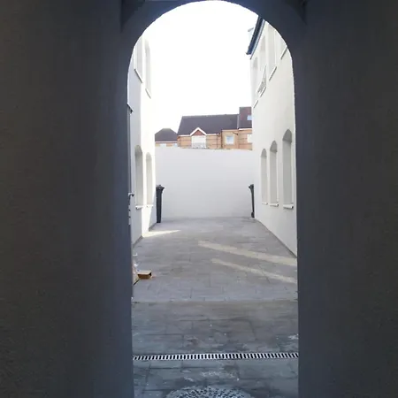 Spacious Central Duplex Apartment With 2 Bathrooms With Free Wi-Fi, Parking And Keyless Access, Sleeps Up To 9 - Perfect For Groups Birmingham Esterno foto