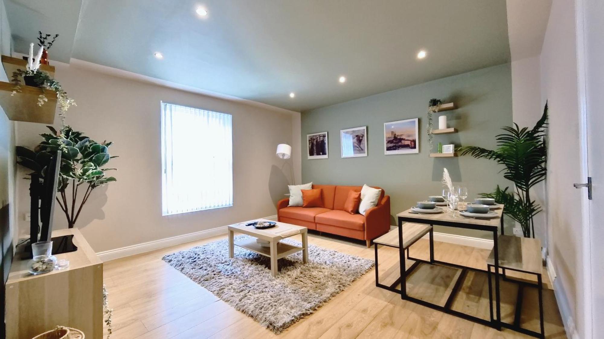 Spacious Duplex With 2 Bathrooms With Free Wi-fi, Parking And Keyless Access, Sleeps Up To 9 - Perfect For Groups Appartamento Birmingham