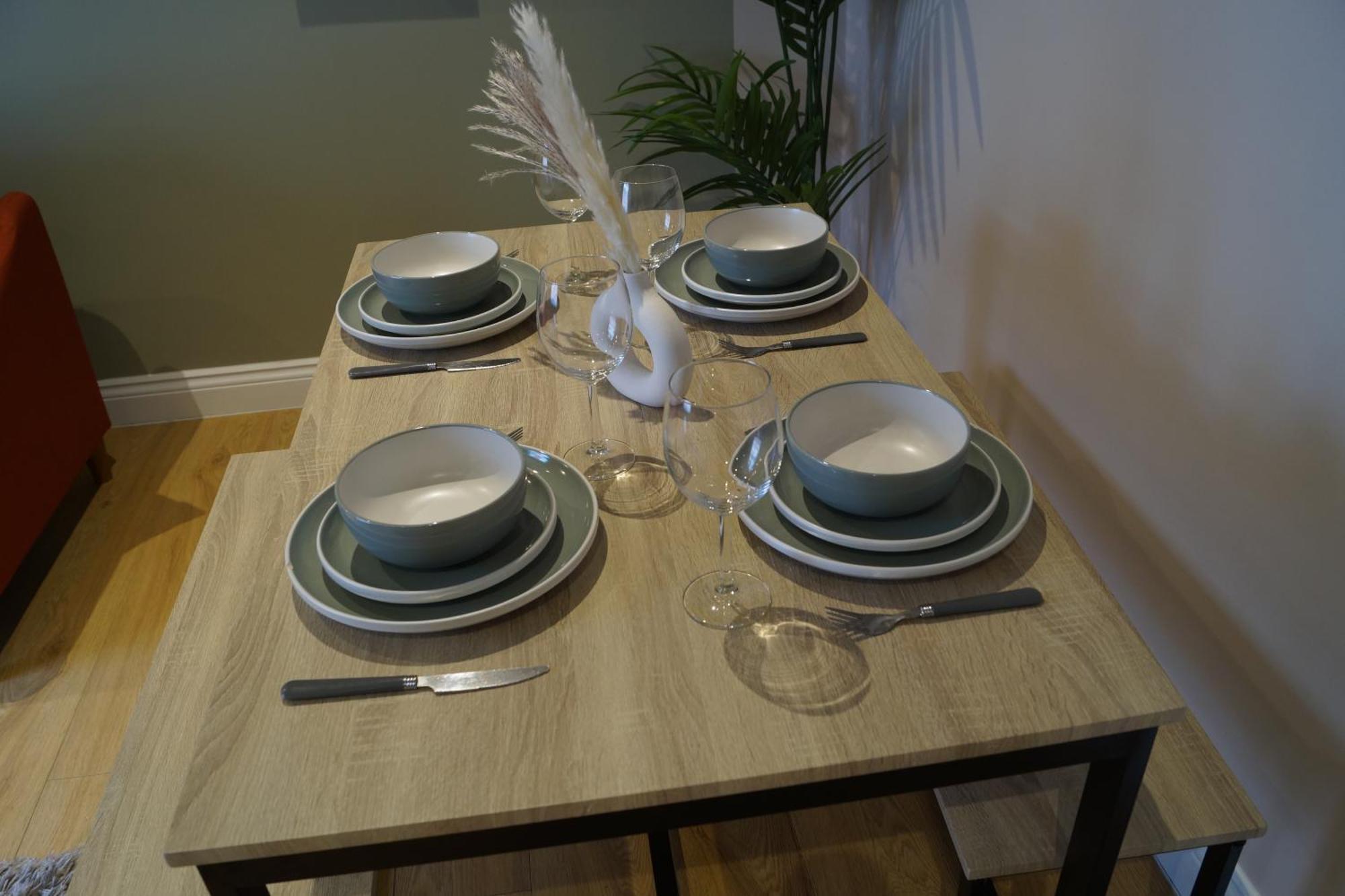 Appartamento Spacious Duplex With 2 Bathrooms With Free Wi-fi, Parking And Keyless Access, Sleeps Up To 9 - Perfect For Groups *