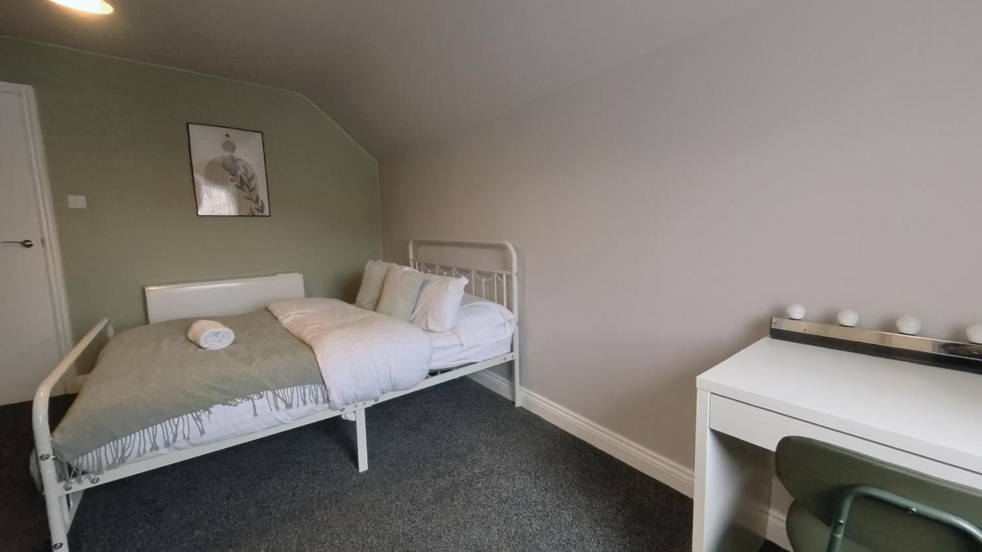 Spacious Duplex With 2 Bathrooms With Free Wi-fi, Parking And Keyless Access, Sleeps Up To 9 - Perfect For Groups Appartamento Birmingham