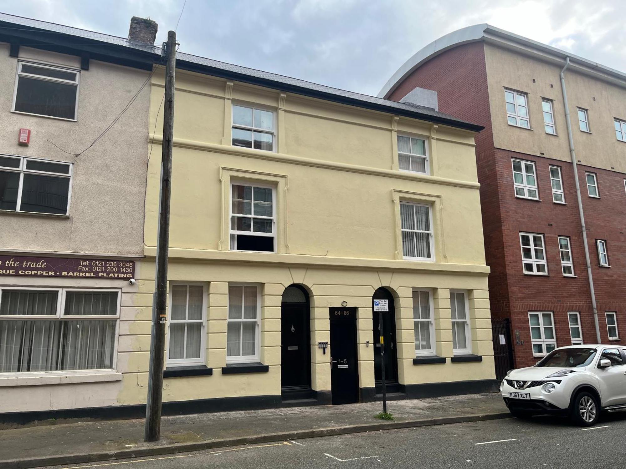 Spacious Duplex With 2 Bathrooms With Free Wi-fi, Parking And Keyless Access, Sleeps Up To 9 - Perfect For Groups Appartamento